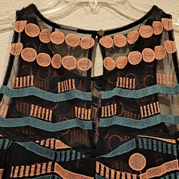 Anthropologie Akemi + Kin Embroidered Kalila Tank Blouse Pleated Geometric sz S - Picture 8 of 12